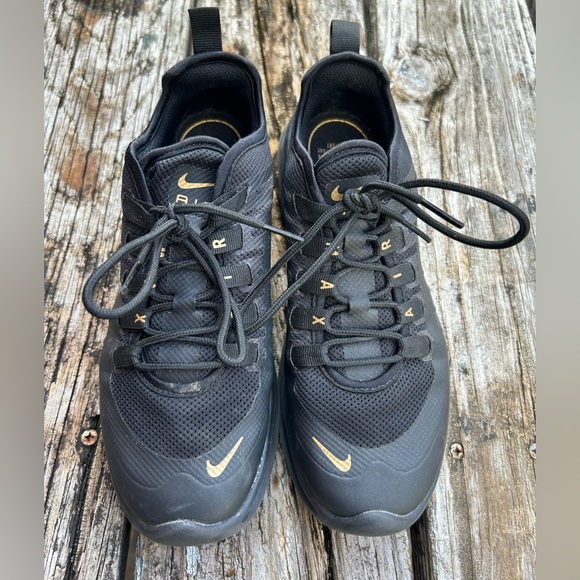 Nike Air Max Axis Women’s Black & Metallic Gold Running Athletic Shoes Size 6.5 - Picture 8 of 8
